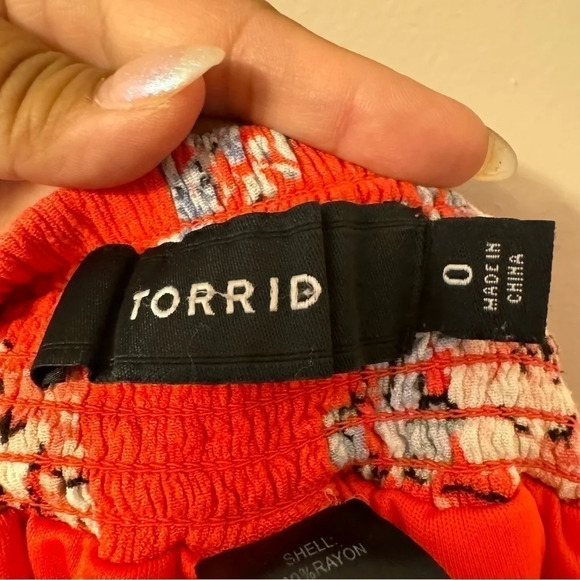Torrid Crinkle Gauze Shorts Coral / Red  Floral High Waisted Pull On Size 0 - Picture 4 of 7